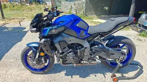 Yamaha MT-10 (2022 - 26)  (2)