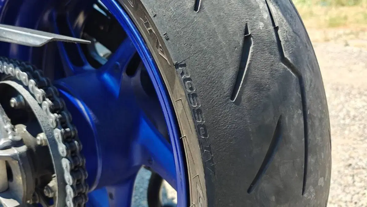 Yamaha MT-10 (2022 - 26)  (8)