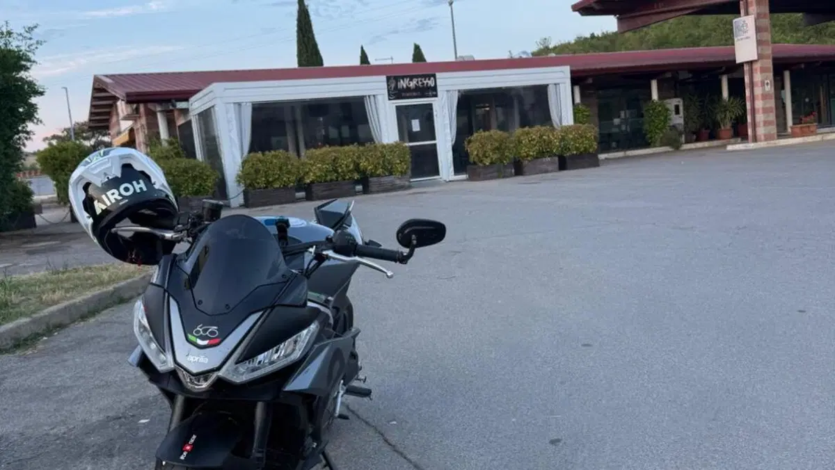 Aprilia Tuono 660 (2021 - 25)  (2)