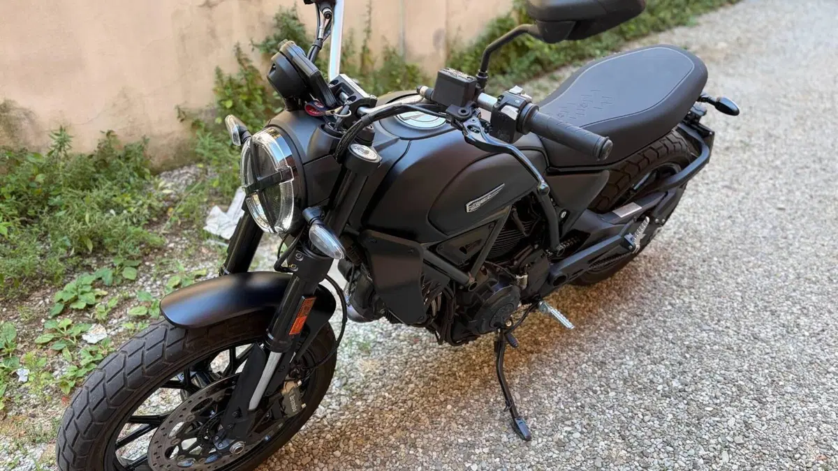 Ducati Scrambler 800 Icon Dark (2025 - 26)  (2)