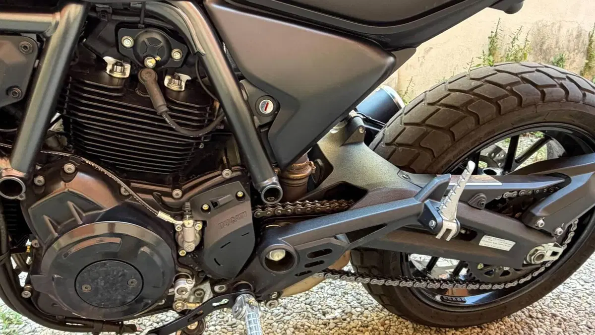 Ducati Scrambler 800 Icon Dark (2025 - 26)  (9)
