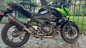 Kawasaki Z 400 (2023)  (2)