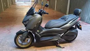 Yamaha X-Max 300 Tech Max (2021 - 24)  (3)