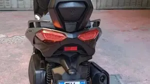 Yamaha X-Max 300 Tech Max (2021 - 24)  (4)