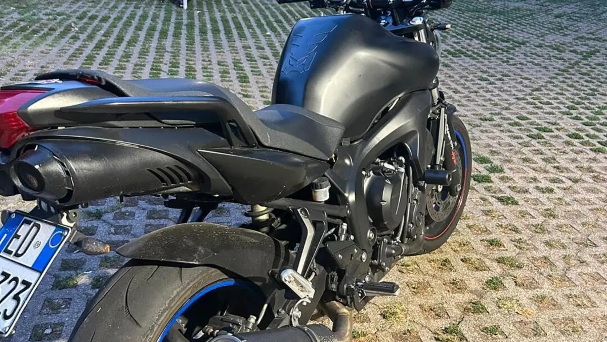 Yamaha FZ6 S2 (2007 - 11)  (2)