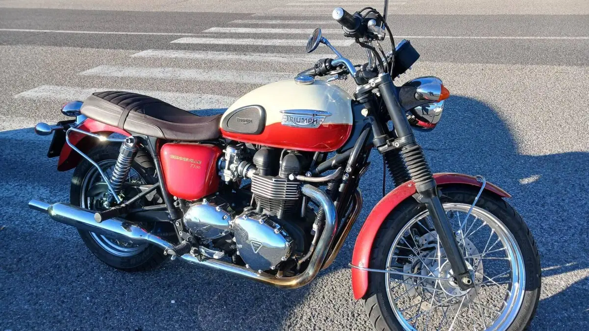 Triumph Bonneville T100 (2008 - 16)  (2)