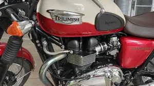 Triumph Bonneville T100 (2008 - 16)  (7)
