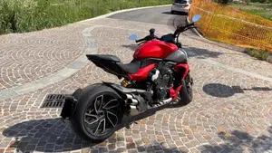 Ducati Diavel V4 (2023 - 26)  (2)