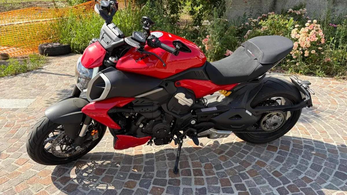 Ducati Diavel V4 (2023 - 26)  (4)