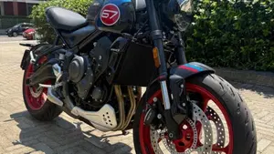 Triumph Trident 660 Triple Tribute Edition (2025 - 26)  (3)