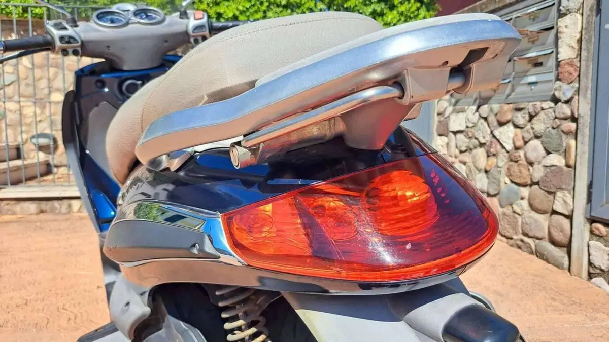 Piaggio Beverly 125 (2002 - 06)  (6)