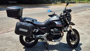 Moto Guzzi V85 TT (2021 - 23)  (2)