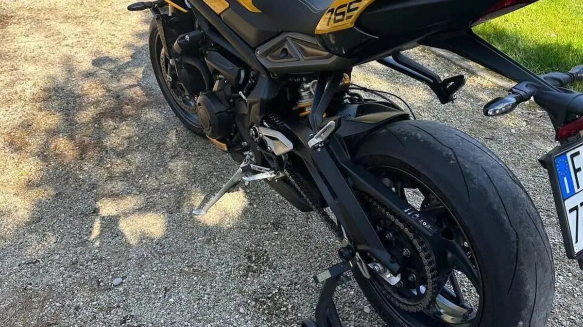 Triumph Street Triple 765 RS (2023 - 26)  (4)