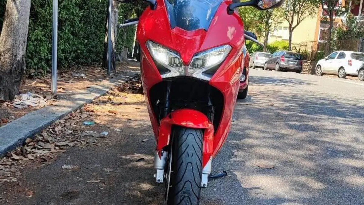 Honda VFR 800 F (2014 - 16)  (3)