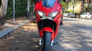 Honda VFR 800 F (2014 - 16)  (3)