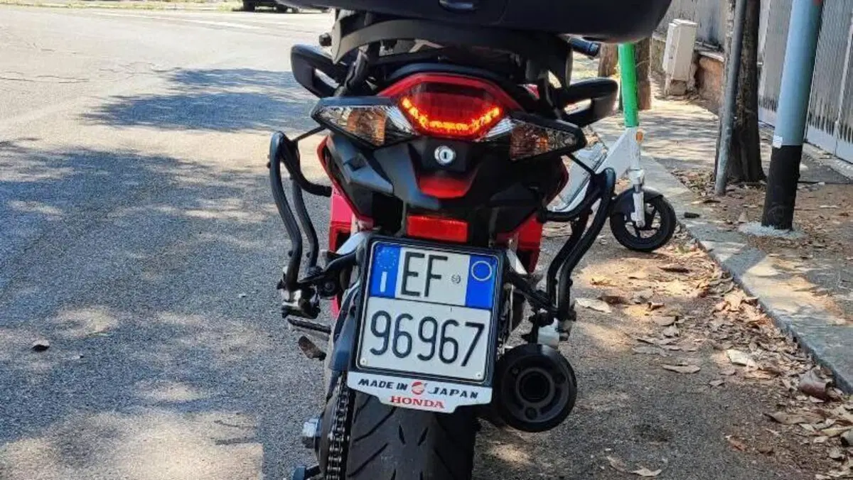 Honda VFR 800 F (2014 - 16)  (4)