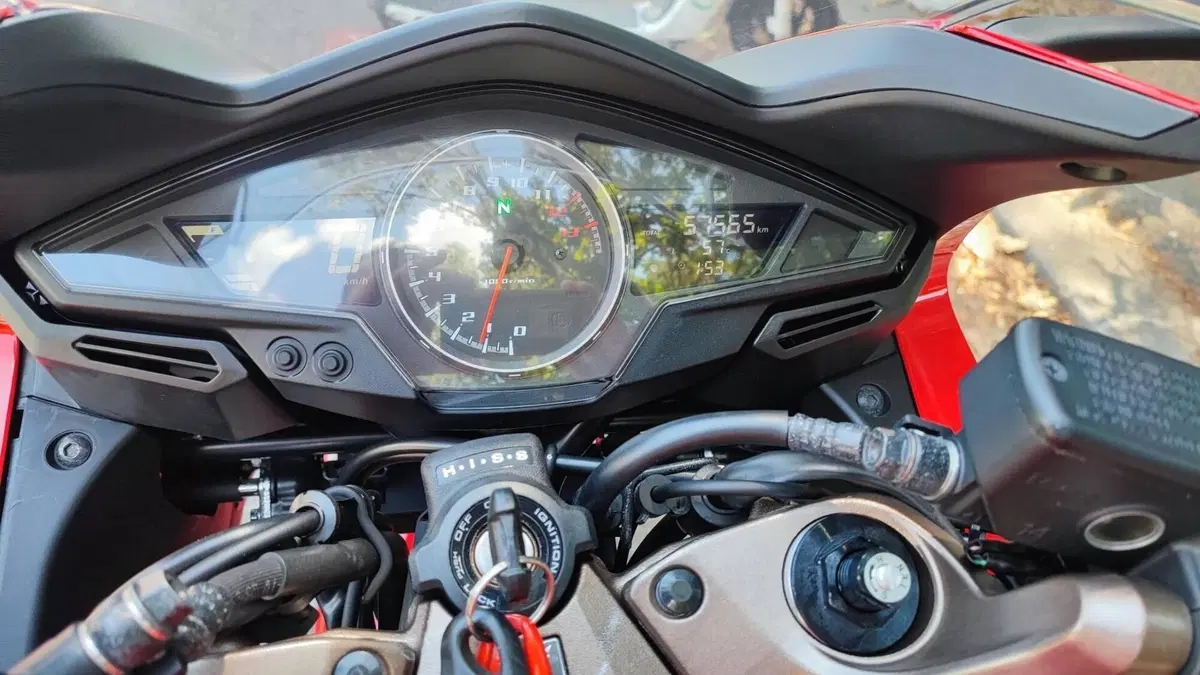 Honda VFR 800 F (2014 - 16)  (5)