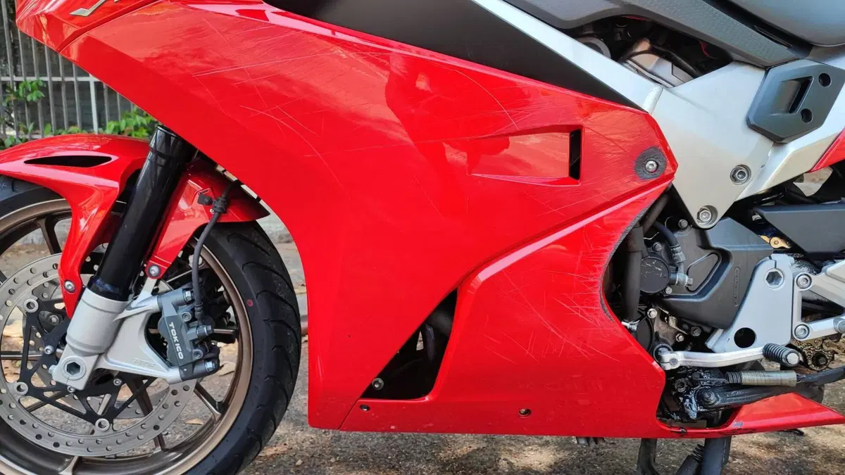 Honda VFR 800 F (2014 - 16)  (6)