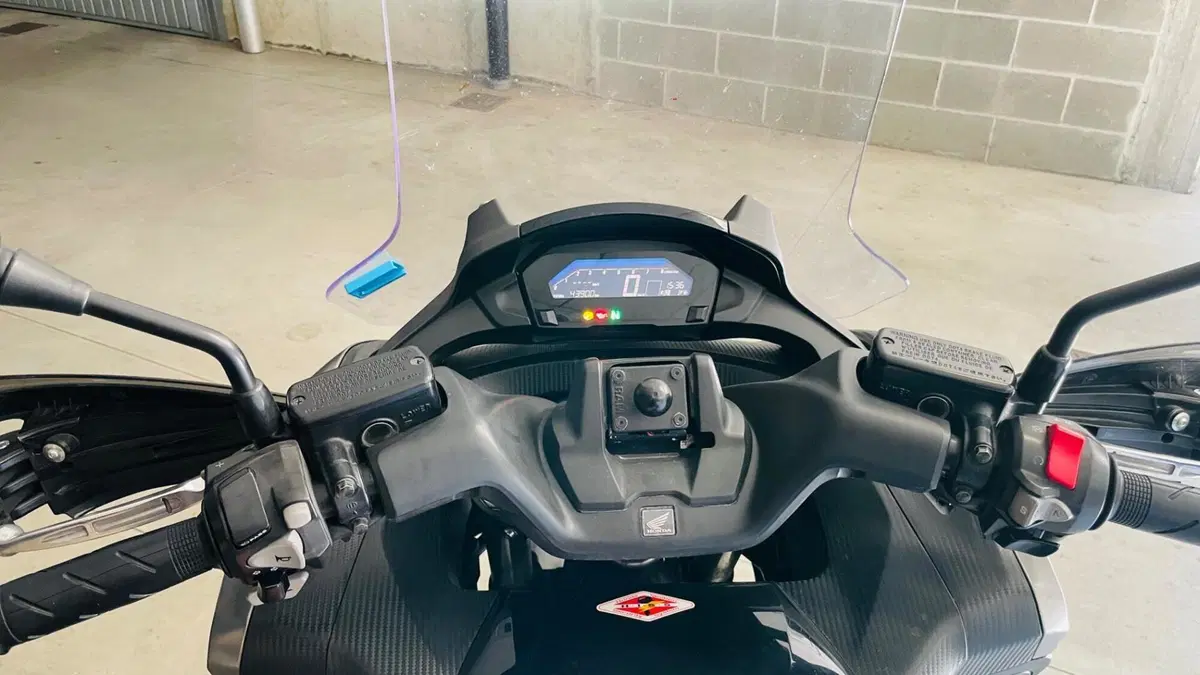 Honda Integra 750 DCT Sport (2017)  (7)