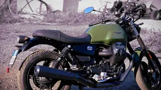 Moto Guzzi V7 Stone Ten (2024 - 25) usata