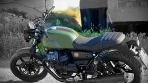 Moto Guzzi V7 Stone Ten (2024 - 25)  (2)