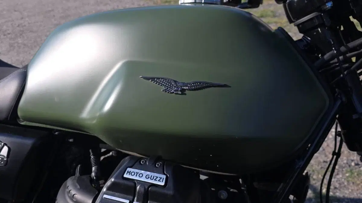 Moto Guzzi V7 Stone Ten (2024 - 25)  (7)