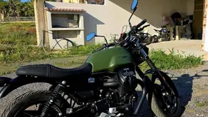 Moto Guzzi V7 Stone Ten (2024 - 25)  (8)