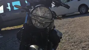 Moto Guzzi V7 Stone Ten (2024 - 25)  (9)