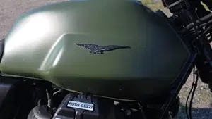 Moto Guzzi V7 Stone Ten (2024 - 25)  (10)