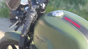 Moto Guzzi V7 Stone Ten (2024 - 25)  (11)