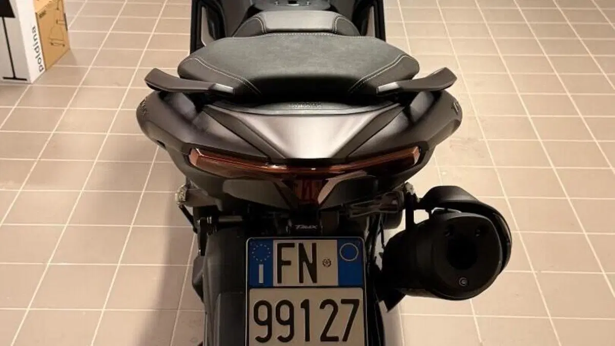 Yamaha T-Max 560 Tech Max (2025 - 26)  (3)