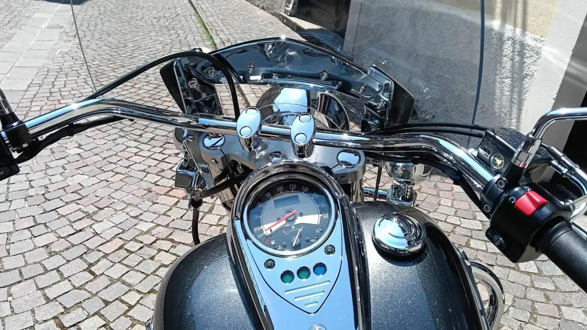 Kawasaki Vulcan VN 900 Classic (2011 - 16)  (6)