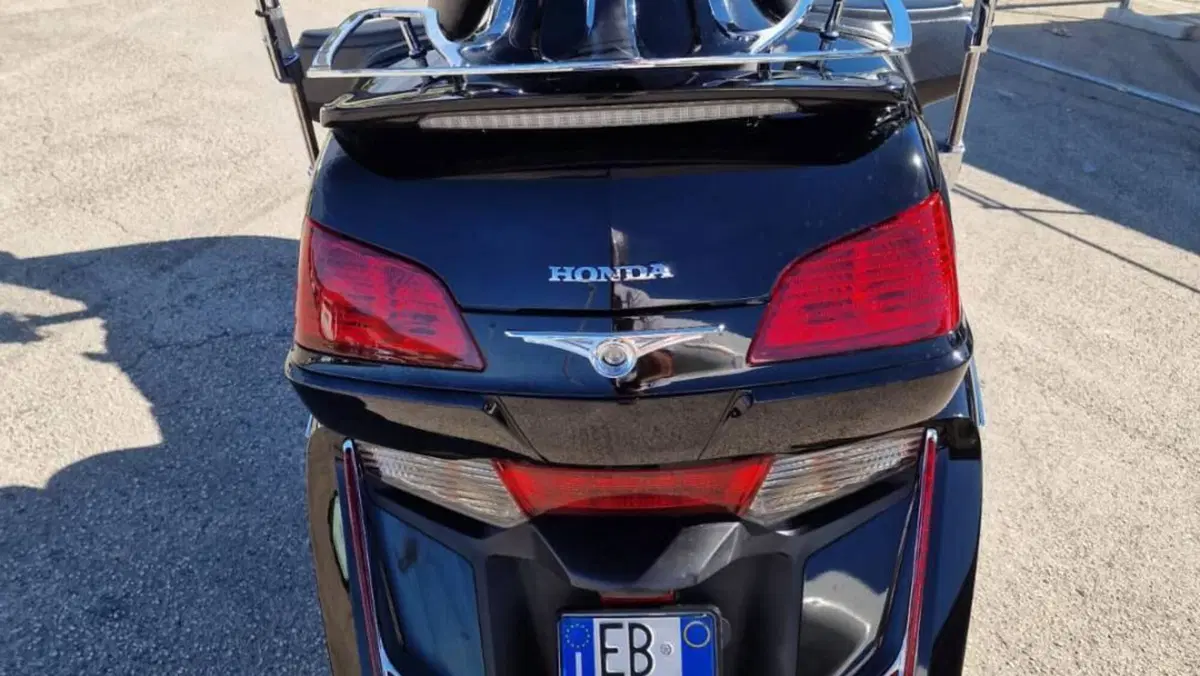 Honda GL 1800 Gold Wing (2012 - 17)  (2)
