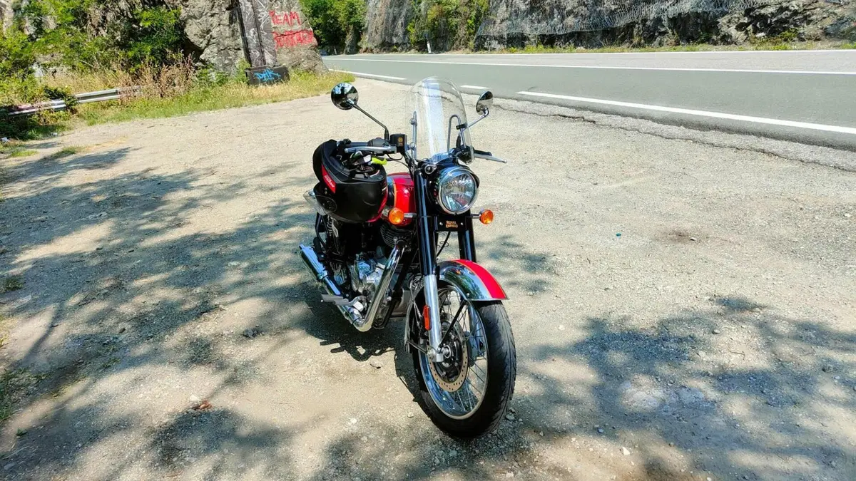 Royal Enfield Classic 350 (2021 - 26)  (2)