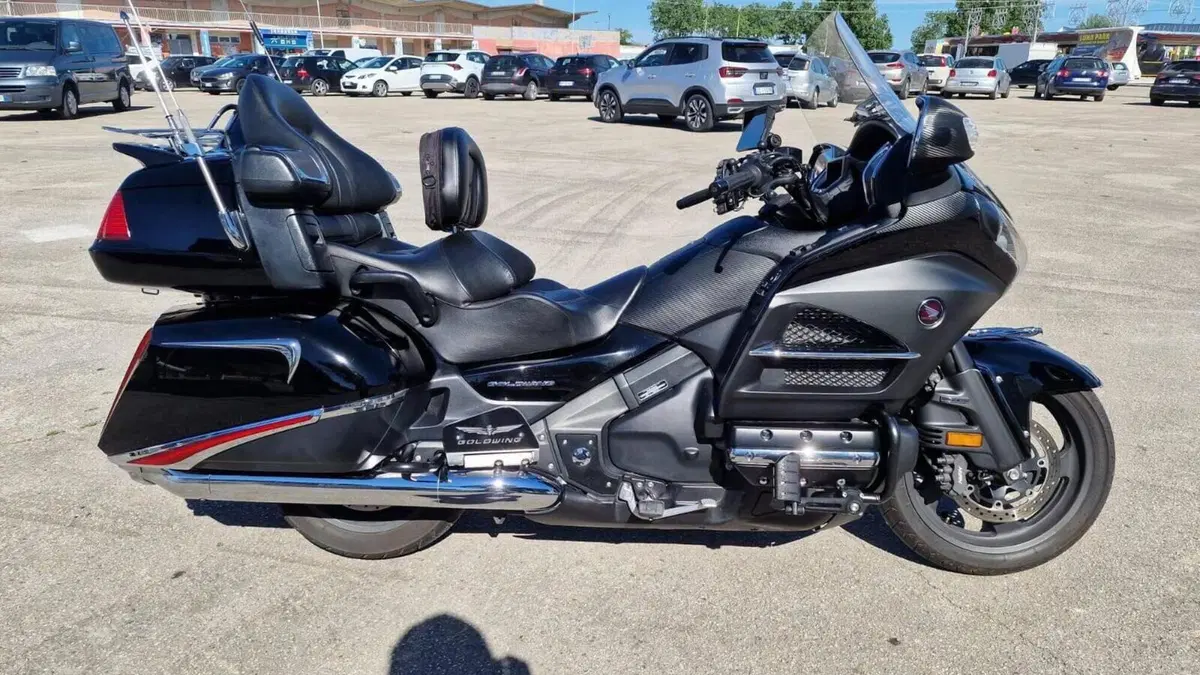Honda GL 1800 Gold Wing (2012 - 17)  (4)