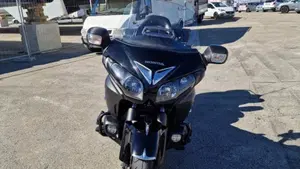 Honda GL 1800 Gold Wing (2012 - 17)  (5)