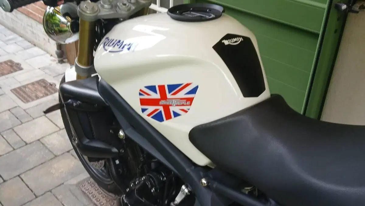 Triumph Street Triple (2007 - 12) 