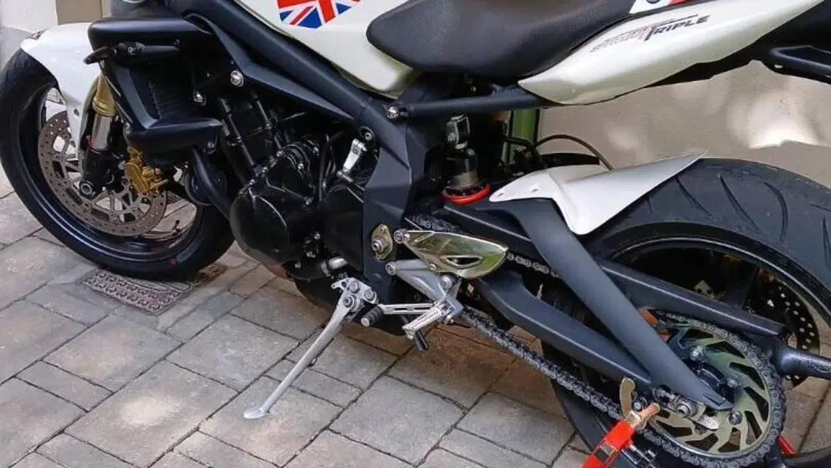 Triumph Street Triple (2007 - 12)  (3)