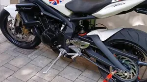 Triumph Street Triple (2007 - 12)  (3)