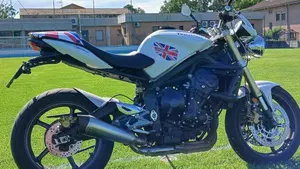 Triumph Street Triple (2007 - 12)  (6)