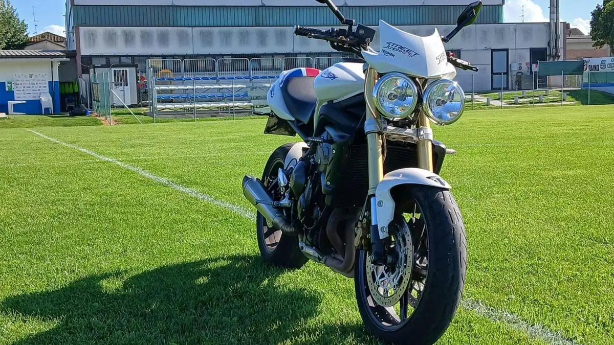 Triumph Street Triple (2007 - 12)  (7)
