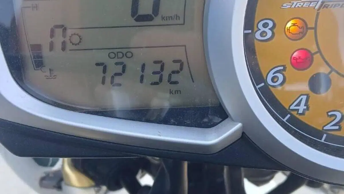 Triumph Street Triple (2007 - 12)  (9)