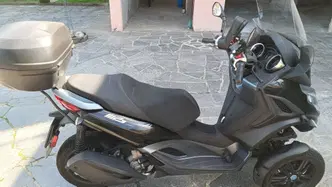 Piaggio MP3 300 ABS Hpe (2021 - 24) usata