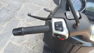 Piaggio MP3 300 ABS Hpe (2021 - 24)  (4)