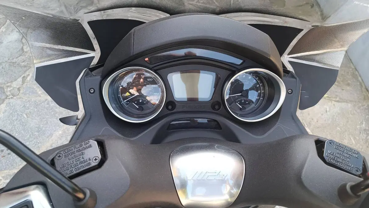 Piaggio MP3 300 ABS Hpe (2021 - 24)  (5)