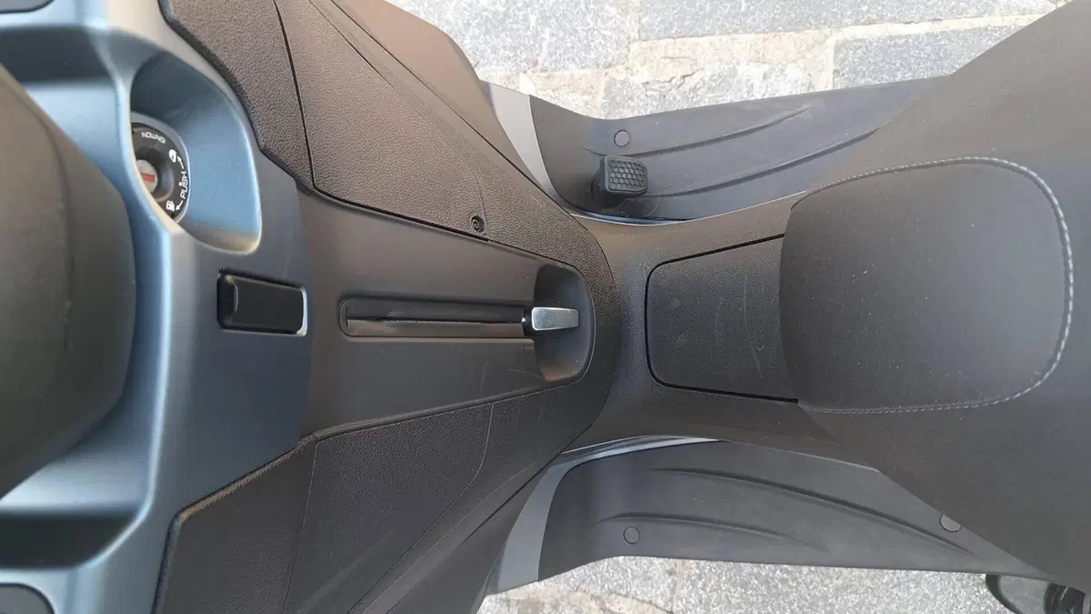 Piaggio MP3 300 ABS Hpe (2021 - 24)  (6)
