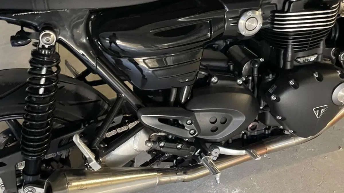 Triumph Speed Twin 1200 (2019 - 20)  (4)