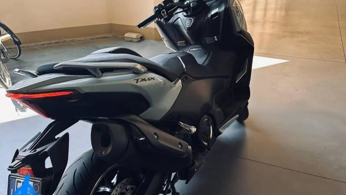 Yamaha T-Max 560 Tech Max (2025 - 26)  (2)