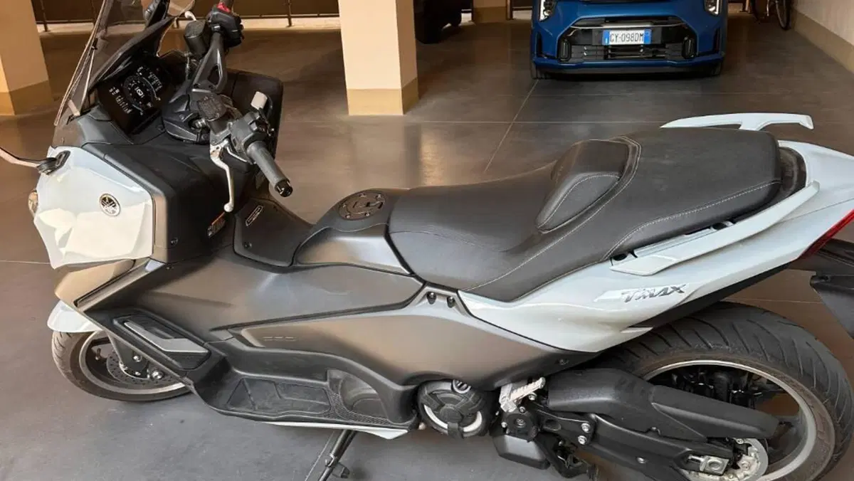 Yamaha T-Max 560 Tech Max (2025 - 26)  (3)