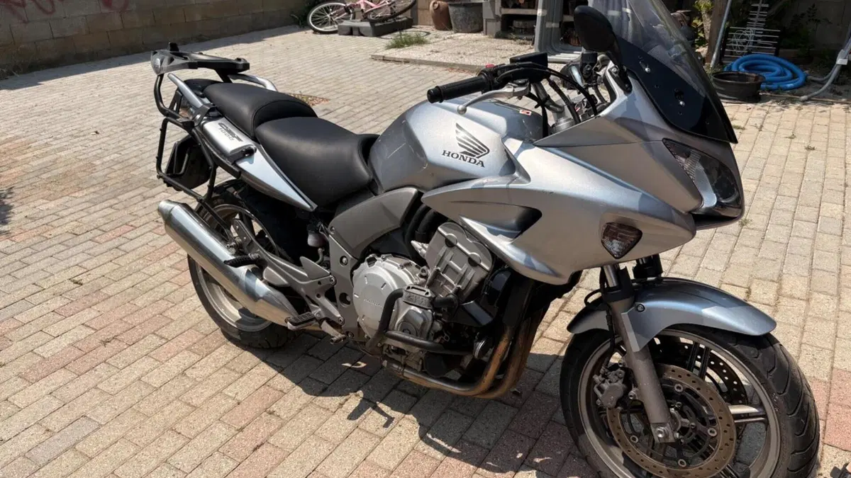 Honda CBF 600 (2004 - 06)  (3)